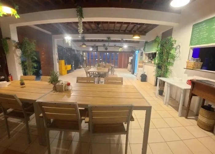 Feelgood Dive Hostel Suba Basbas