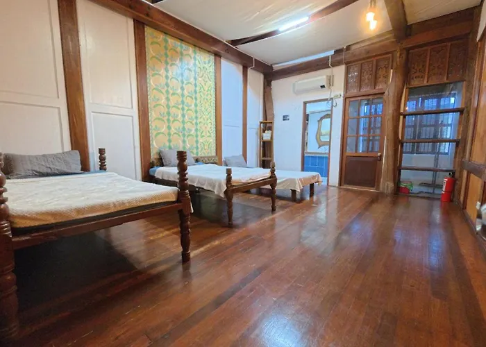 Feelgood Dive Hostel *