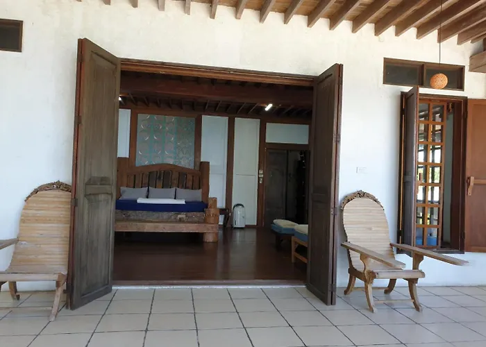 Feelgood Dive Hostel Suba Basbas